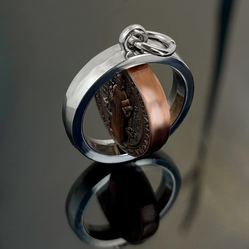 Nuevo Collar con Medalla de Sa - Jewelry & Watches Ltd reseña y precio
