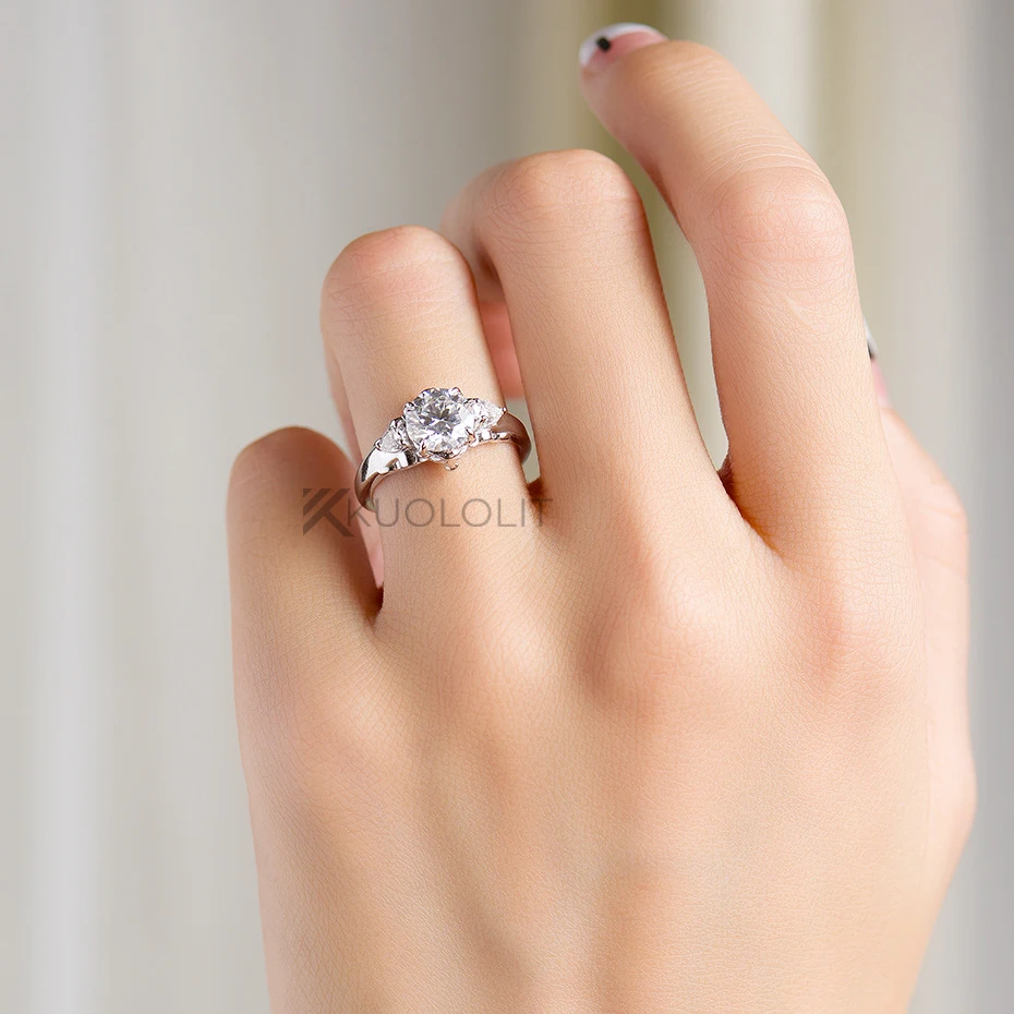 Anillo de moissanita redondo d - Sterling Silver Ring reseña y precio